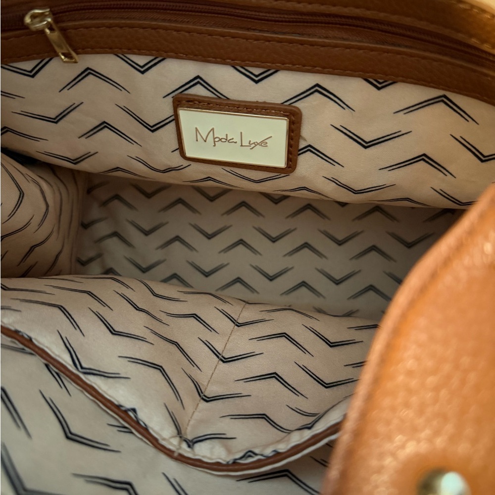Elegant Brown Tote Bag - Picture 4 of 6